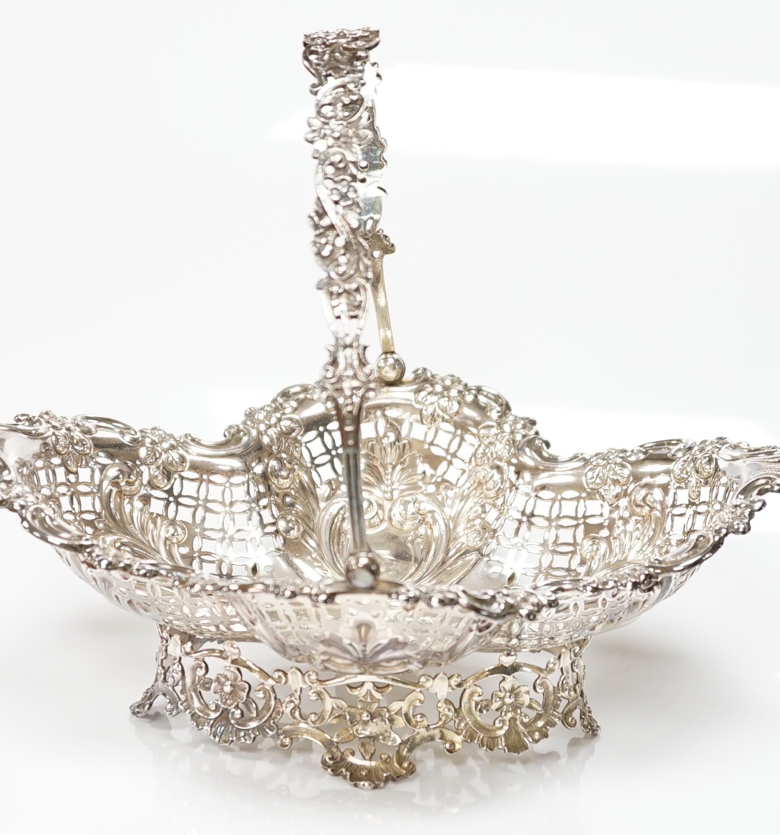 A Victorian pieced silver oval basket, James Dixon & Sons, Sheffield, 1894, 25.6cm, 13.7oz.